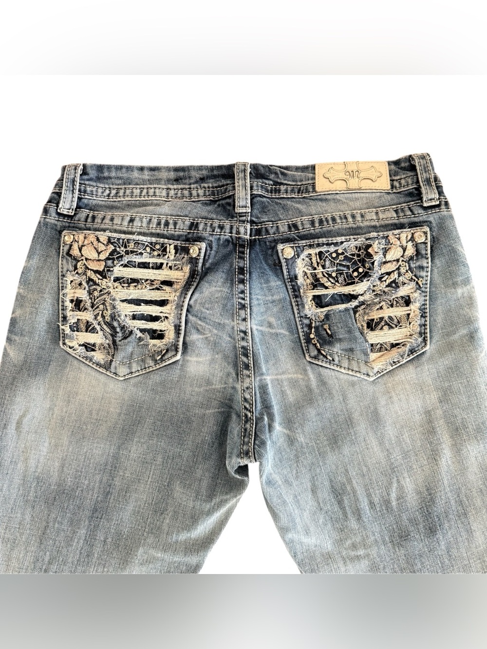 Miss Me Jeans Women 32 Y2K Bootcut Distressed Embroidered Bling Denim Revival